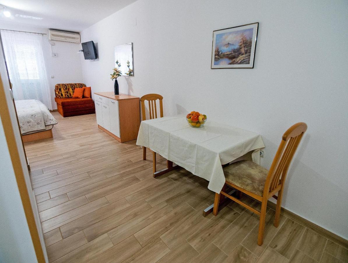 Apartments Bene Banjol Extérieur photo