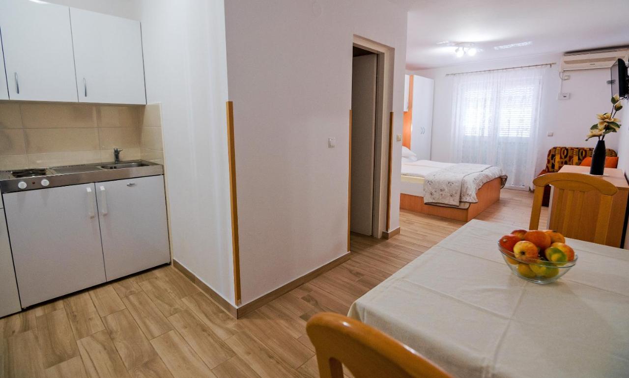 Apartments Bene Banjol Extérieur photo