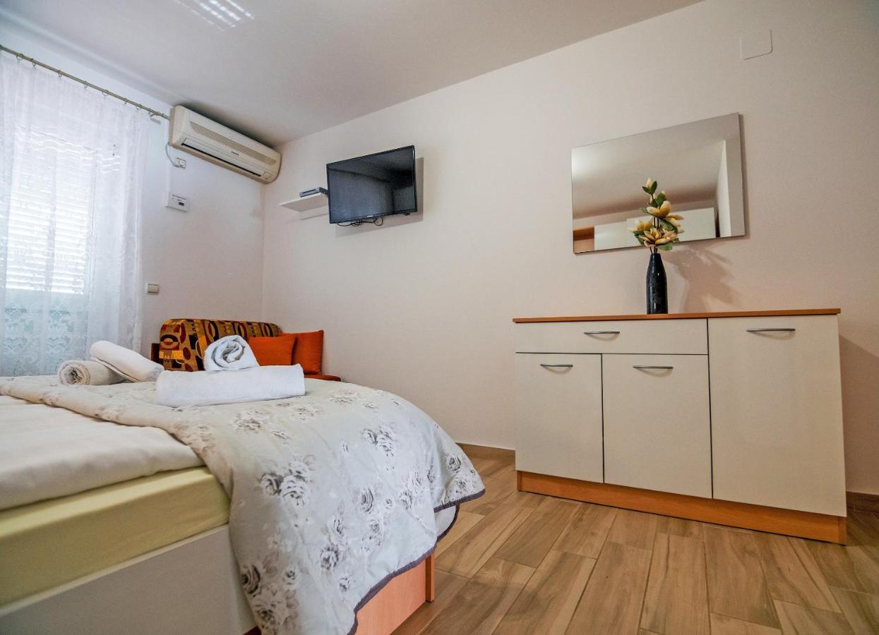 Apartments Bene Banjol Extérieur photo