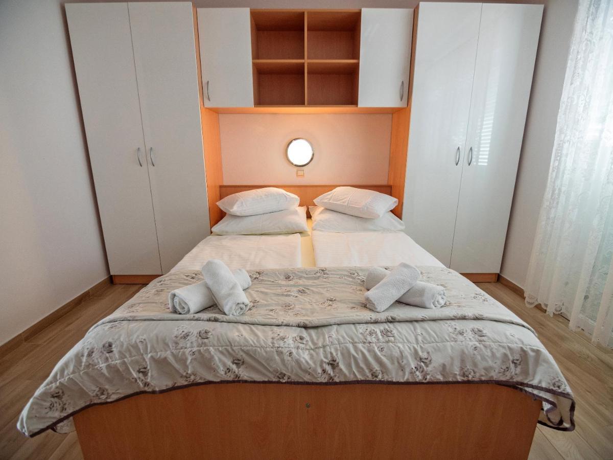 Apartments Bene Banjol Extérieur photo