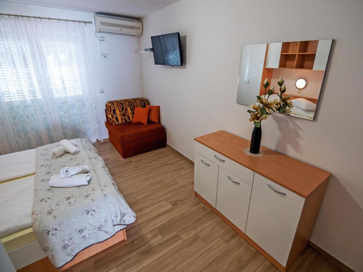 Apartments Bene Banjol Extérieur photo