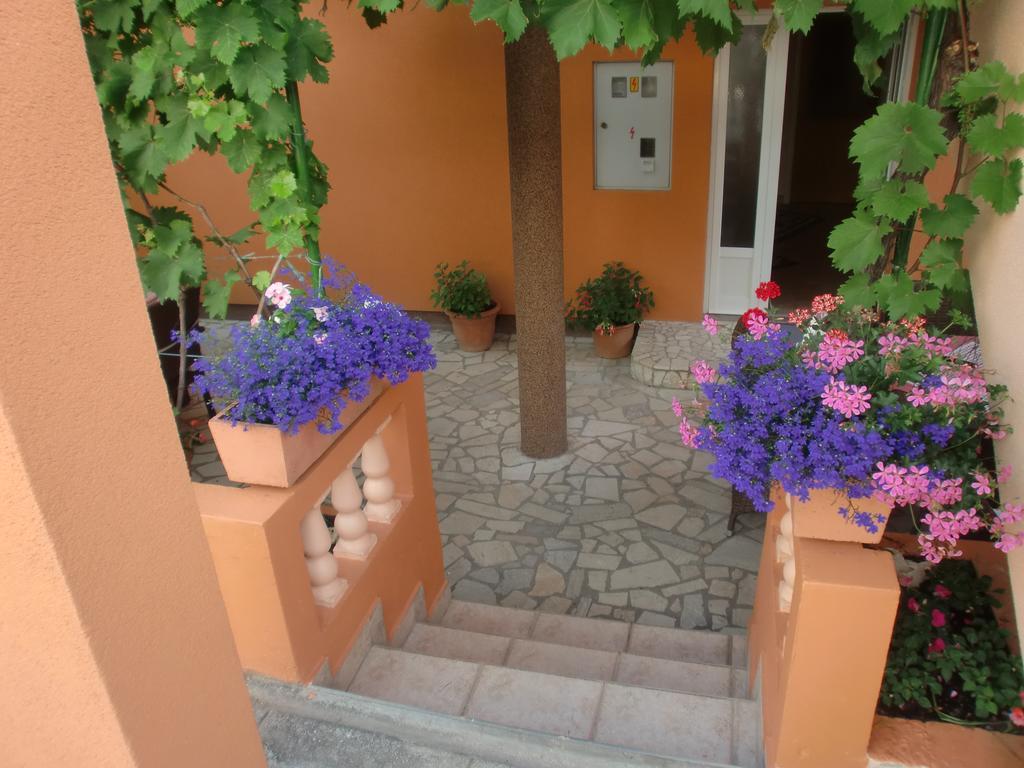 Apartments Bene Banjol Extérieur photo